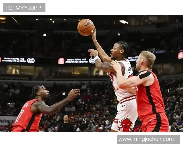 90年代公牛队与活塞队的经典对决回顾与战术分析 90年代公牛队与活塞队的经典对决回顾与战术分析