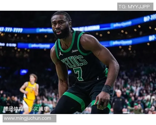 杰伦布朗如何在NBA赛场上展现领导力与全能才华