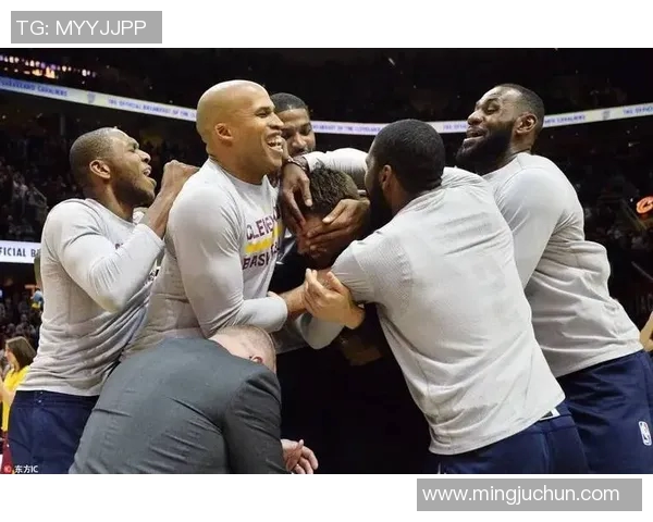 2017年骑士与雄鹿季前赛精彩对决回顾与分析