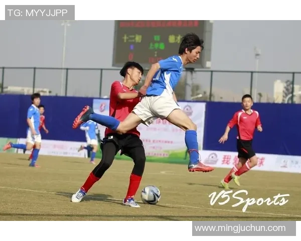 武汉足球队在总决赛中以75分稳居积分榜首位，展现强劲实力